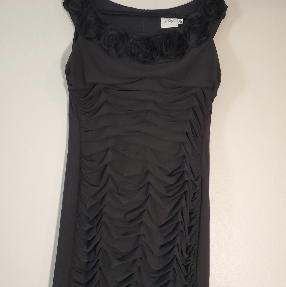 J Taylor Black Rose Ruffled Dress size 16